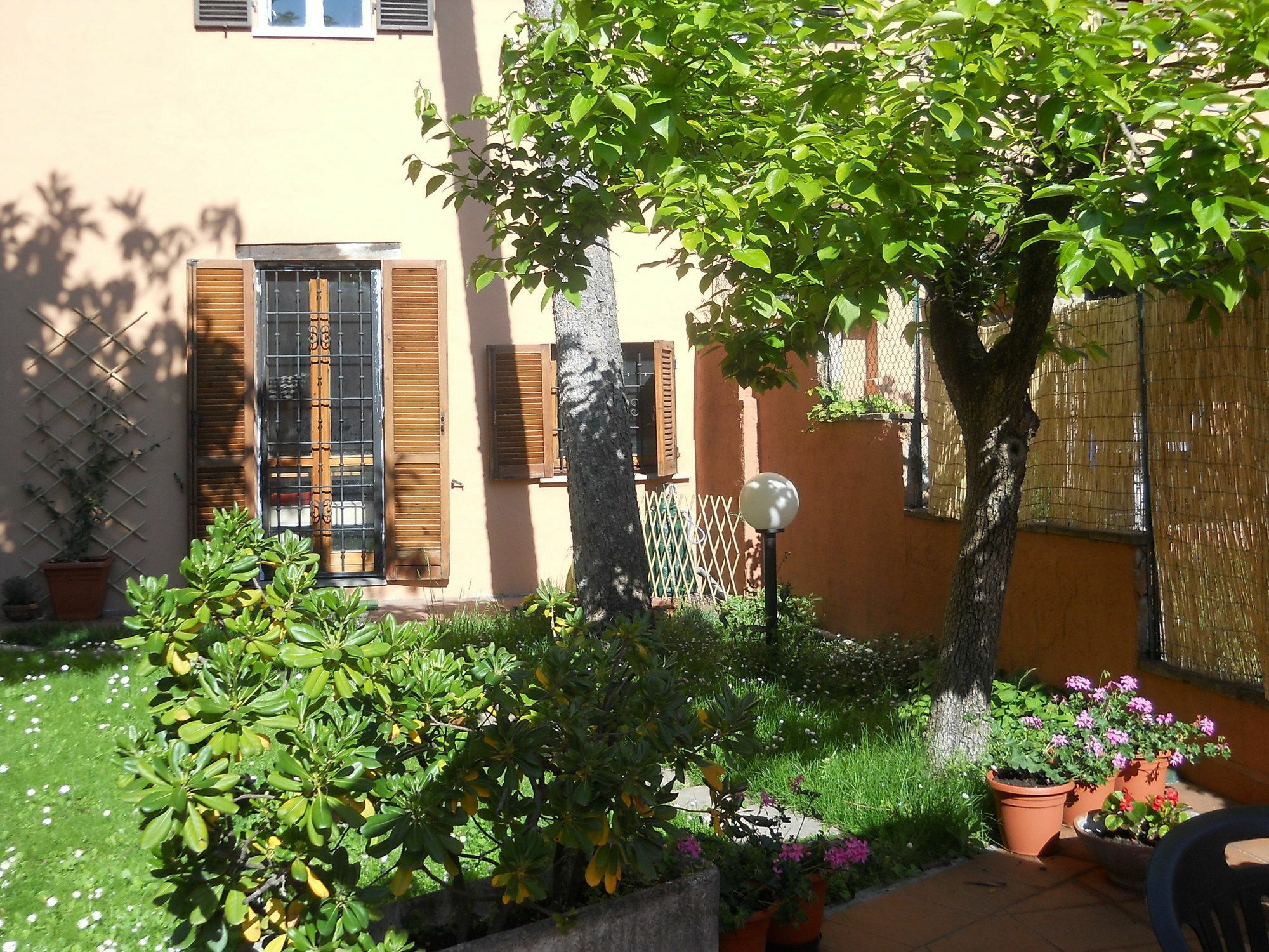 Al Giardino Di Alice Bed & Breakfast Perugia Eksteriør bilde