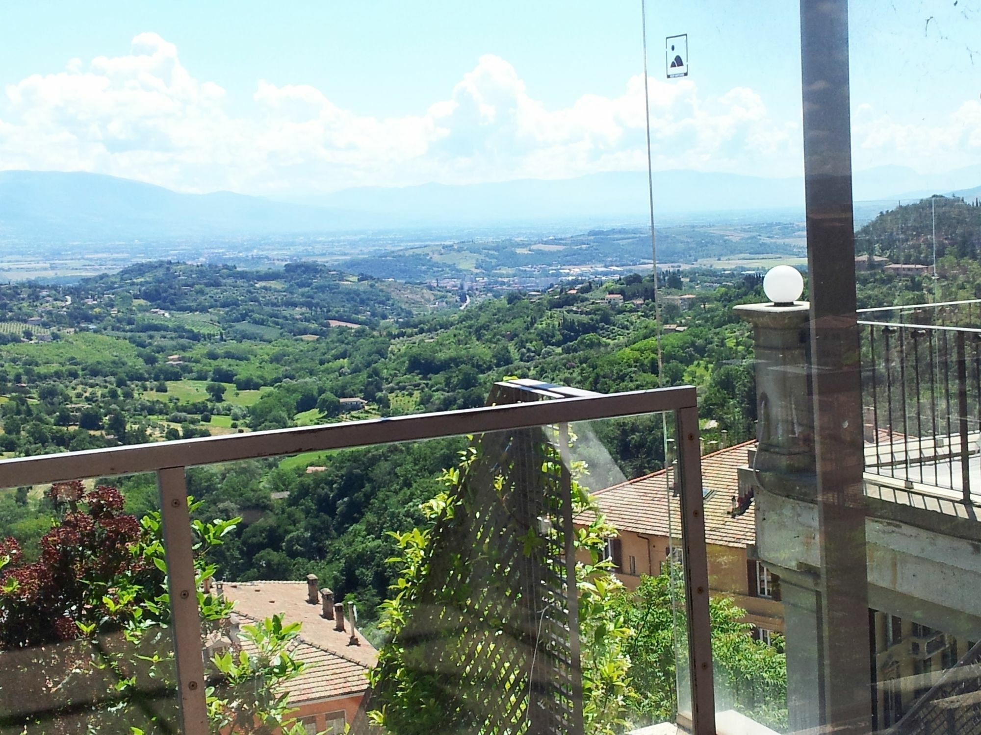 Al Giardino Di Alice Bed & Breakfast Perugia Eksteriør bilde
